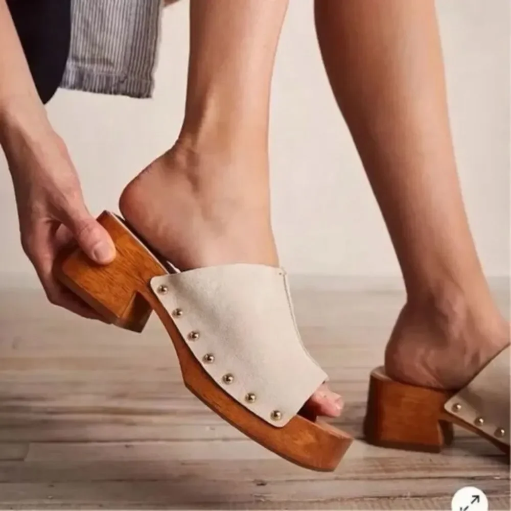 Vicenza by at Free People  Zola Studded Clog size 8 - Picture 3 of 16